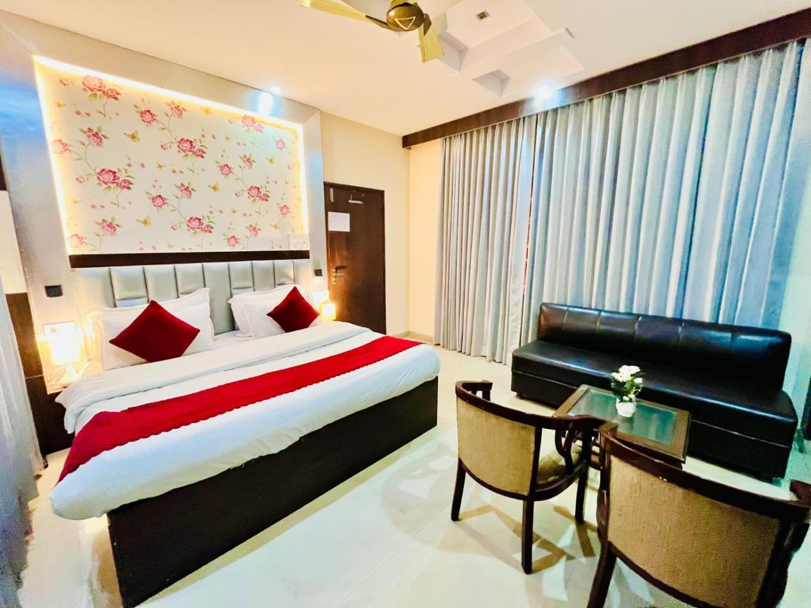 Hotel Ramawati Near Ganga Ghat Haridwār Exterior photo